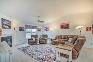 13 Mi to Lake Powell Mtn-View Home with Deck and BBQ - Big Water - 7