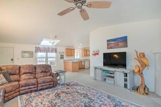 13 Mi to Lake Powell Mtn-View Home with Deck and BBQ - Big Water - 6