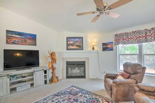 13 Mi to Lake Powell Mtn-View Home with Deck and BBQ - Big Water - 5