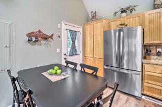 Watauga Lake Butler Retreat with Private Dock! - Butler - 2