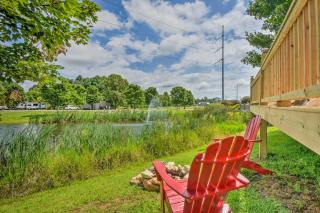 Lakeside Tiny Home Retreat with Pool and Hot Tub - Morganton - 0