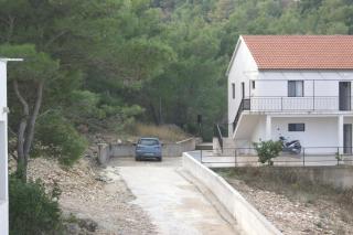 Apartments with parking space Sutivan, Brac - 747 - 1