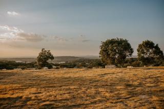 The Roost Farmhaus on 20 acres, hill country view, firepit, swimming hole - Spring Branch - 7