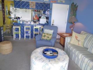 A18 Parrot Escape - OCEAN VIEW! There is nothing quite like a Carolina sunrise viewed from your private oceanfront deck condo - Carolina Beach - 9