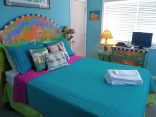 A18 Parrot Escape - OCEAN VIEW! There is nothing quite like a Carolina sunrise viewed from your private oceanfront deck condo - Carolina Beach - 1