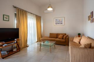 Blue Wave Villa - road view - 7