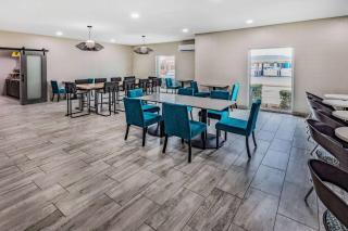 La Quinta Inn & Suites by Wyndham Ardmore - Ardmore - 2
