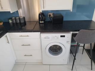 New Self Contained Flat,in Hayes, Free Parking - 2