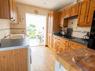 Cosy cottage with views over the Shropshire hills - Pass the Keys - 4