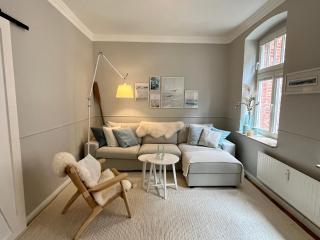 Historischer Burghof - ruhig & zentral - 3 Zimmer mit Balkon - 9