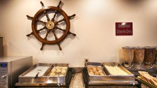 Best Western Lakewood Inn - Hebron - 2