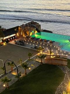 Tritons Place-Half Acre Oceanfront Paradise With Private Pool, Jacuzzi, Fire Pit, Beach Access - Primo Tapia - 6