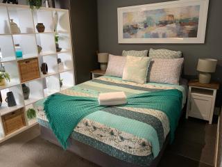 Modern Luxurious with private parking on premises and fast internet - Melbourne - 2