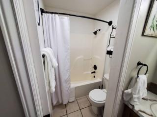 Bear Lake Emerald Retreat with lake view. - Garden City - 1
