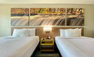 Days Inn by Wyndham Columbus IN - Columbus - 8