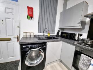 *11BR* Setup for your most amazing relaxed stay + Free Parking + Free Fast WiFi * - Beeston - 4