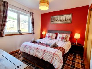 Hill View 2 bedroom free parking - 3
