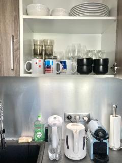Only for ladies!! Comfortable shared homestay, Nice west cosy flat with balcony, near airport, train, beach, public transport, supermarket - Nizza - 1