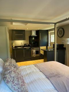 Honeysuckle Cottage - Hillside Holiday Cottages, Cotswolds - Warmington - 6