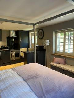 Honeysuckle Cottage - Hillside Holiday Cottages, Cotswolds - Warmington - 4