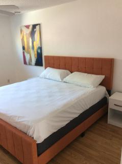 Modern spacious home close to Universal studio & Hollywood for 11 - Los Angeles - 1