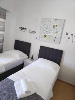 Apartments Tony - near the sea - Stomorska - 2