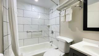 Days Inn by Wyndham Columbus IN - Columbus - 6