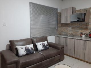 The Cottage II - Grahamstown - 0