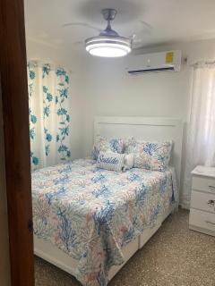 Beachfront Apartment, Quiet 4 Beds, 1 Bath, AC, Wi-Fi, Hot Water, in Paraiso near Los Patos - Paraíso - 3