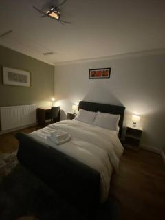 Comfortably furnished 2 bedroom home in Bolton - 1