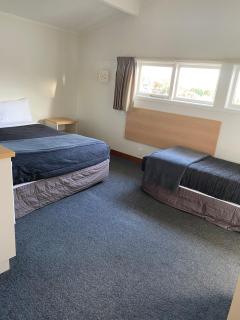 The Redwood Hotel - Christchurch - 8