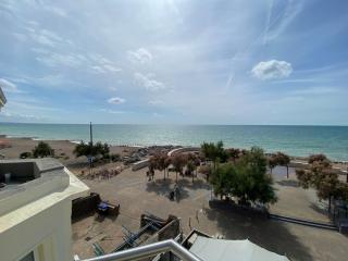 Splashpoint with FREE parking - Worthing - 9