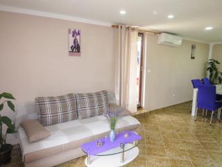Apartment Vesna by Interhome - Pridraga - 2