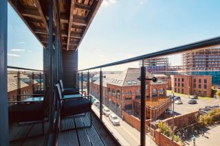 King Deluxe City Apt Large Balcony& Free Parking! - Leeds - 5