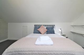 Signature - Barons Court - 8