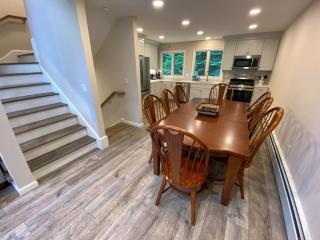 R7 Ski-in Ski-out Bretton Woods Townhome on 2-mile home trail Mt Washington views - Carroll - 5