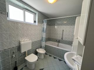 80s Retro Apartment - Podgora - 9