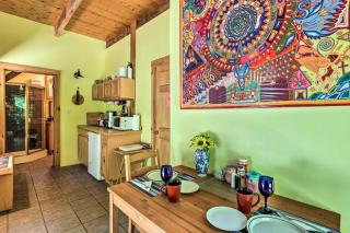 Pet-Friendly Leicester Mountain View Escape - Leicester - 0