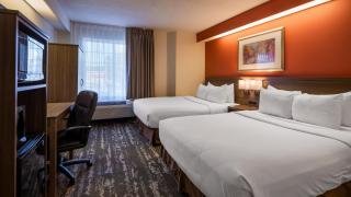 Charlevoix Inn & Suites SureStay Collection by Best Western - Charlevoix - 5