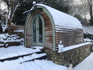 Robins Nest glamping pod North Wales - Mold - 4