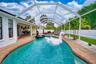Glamorous 3-Bedroom Villa with Heated Pool Sarasota Area - Port Charlotte - 9