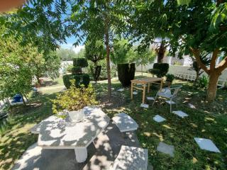 GUEST HOUSE VILA ELEZI - 4