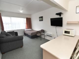 Avon Motel - 2