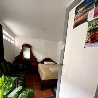 Hostal Casa Las Tías - Medellín - 1