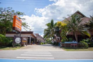 หาดทรายขาวรีสอร์ท - Bang Saphan - 9