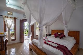 Mushroom Beach Bungalows - Nusa Lembongan - 2