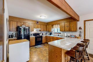 The Burrow - Jim Thorpe - 8