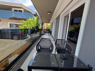 Luxury Apartments-LA Dino Maky - 7