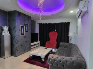 Spacious 2 bedroom. Home comfort + hotel amenities - 0
