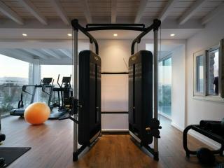 White Serenity Villa - Glastros - 9